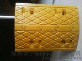 阜阳哪有卖橡胶减速带的厂家，阜阳减速带批发，阜阳减速带价格，阜阳减速带图片