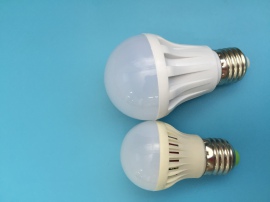 塑料壳  15W  LED球泡灯